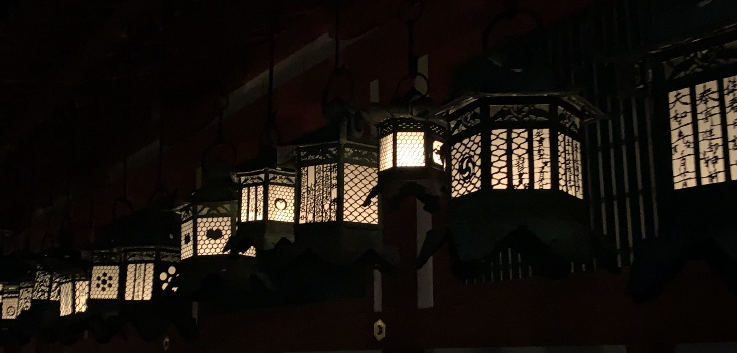 春日大社　万灯籠